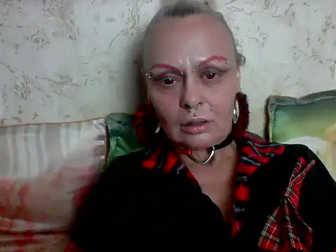 Snapshot of Gardener_of_Illusions chatting on 06/12/26, 07:06 Gardener of Illusions online show from 06/12/26, 07:06