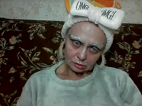 Snapshot of Gardener_of_Illusions chatting on 05/17/26, 04:01 Gardener of Illusions online show from 05/17/26, 04:01
