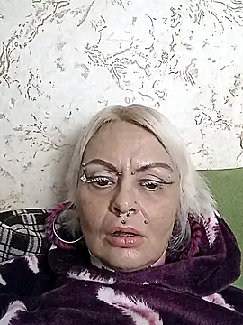 Gardener of Illusions online show from 11/06/25, 03:27