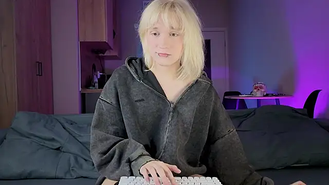 Gregory Byyrd online show from 10/17/25, 09:05