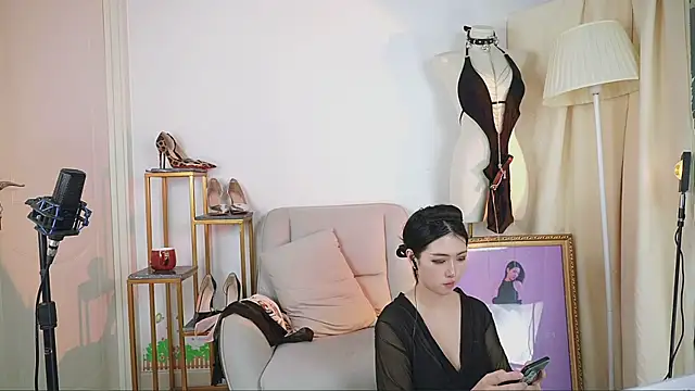 siji kiki online show from 12/27/24, 01:07