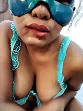 Snapshot of Zaraangle chatting on 05/06/26, 01:42 Zaraangle online show from 05/06/26, 01:42