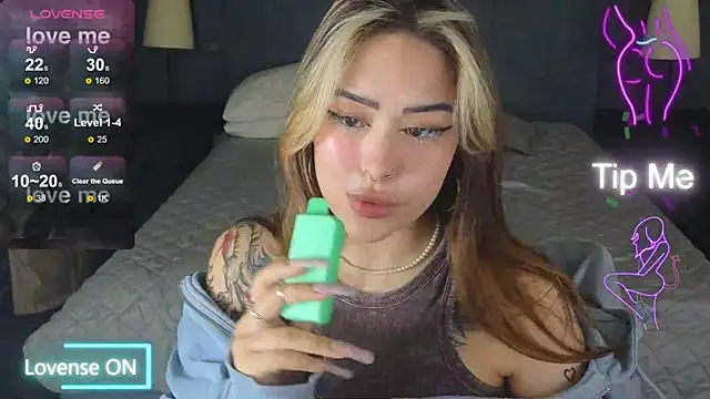 baby  kim online show from 11/18/25, 05:22