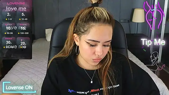 baby  kim online show from 10/22/25, 09:20