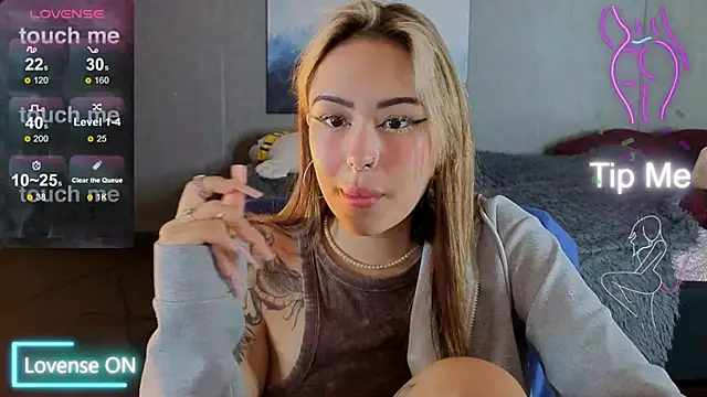 baby  kim online show from 10/28/25, 05:18