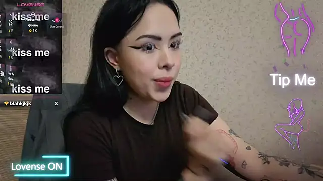 Snapshot of baby__kim chatting on 02/15/26, 05:34 baby kim online show from 02/15/26, 05:34