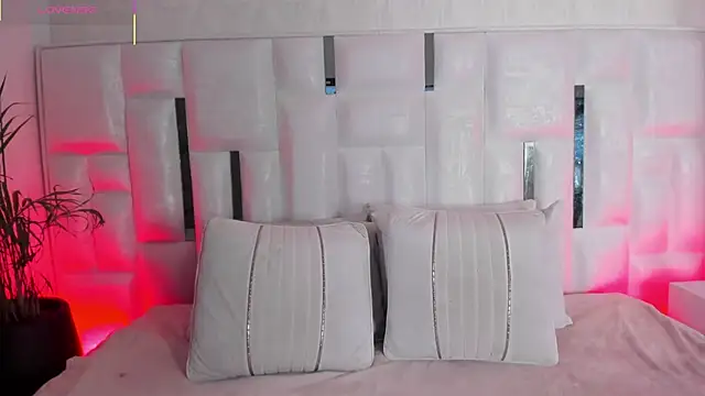 Snapshot of im_nika_ chatting on 12/02/25, 12:40 im nika online show from 12/02/25, 12:40