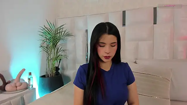 im nika  online show from 01/19/26, 12:53