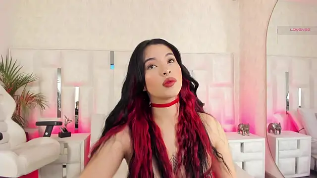 Snapshot of im_nika_ chatting on 10/29/25, 12:26 im nika online show from 10/29/25, 12:26