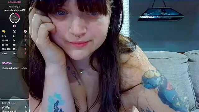 Snapshot of princess_emily4723 chatting on 04/29/26, 03:11 princess emily4723 online show from 04/29/26, 03:11