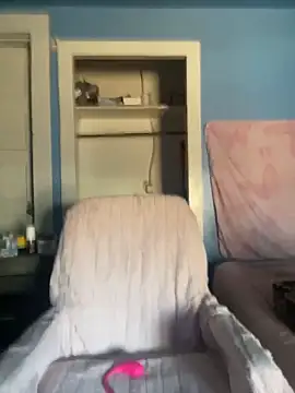 y0urlilgf online show from 01/05/26, 08:12