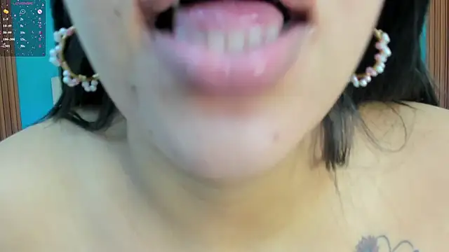 Snapshot of estrella_bigboobs14 chatting on 06/25/26, 05:12 estrella bigboobs14 online show from 06/25/26, 05:12