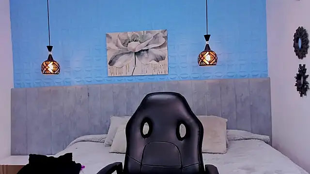 estrella bigboobs14 online show from 04/23/26, 10:22