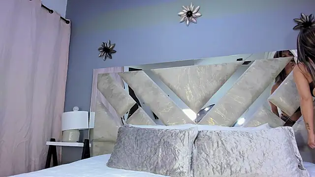 Megan delarosse online show from 11/03/25, 11:41