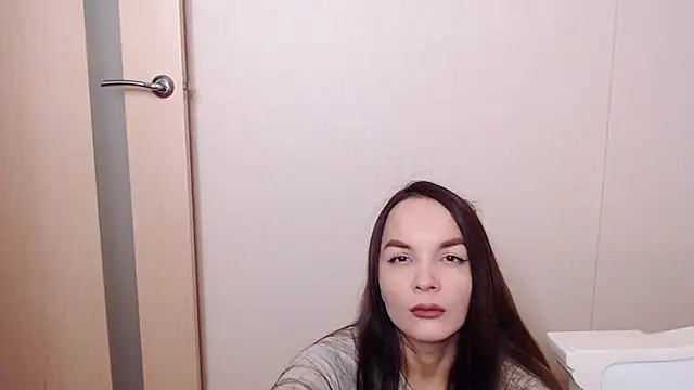 Snapshot of Avylew chatting on 03/10/25, 01:01 Avylew online show from 03/10/25, 01:01