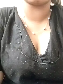 Snapshot of Sexy-Shalinii chatting on 11/23/25, 01:15 Sexy-Shalinii online show from 11/23/25, 01:15