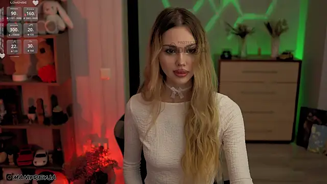 ManiFreyja online show from 10/30/25, 01:15