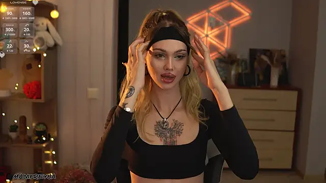 ManiFreyja online show from 10/22/25, 07:46