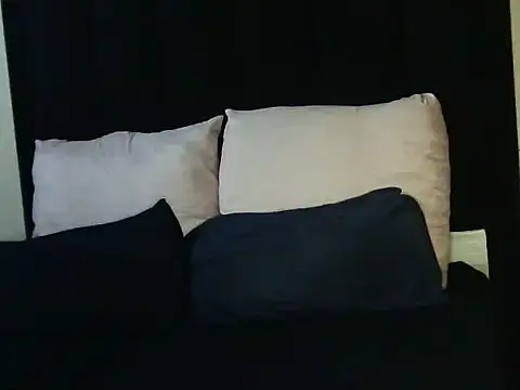 Snapshot of mshayiwesinqa12 chatting on 10/18/25, 02:30 mshayiwesinqa12 online show from 10/18/25, 02:30