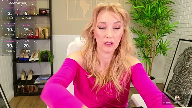 LadyLeea online show from 04/10/26, 04:52