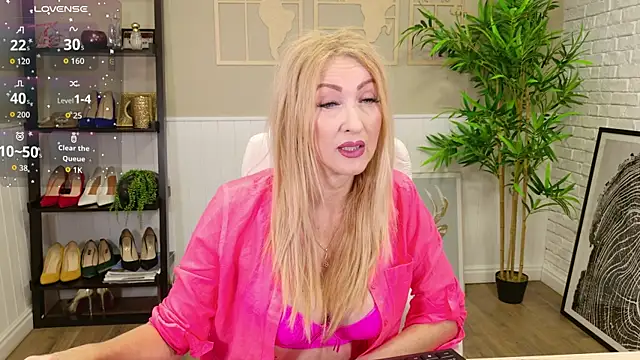 LadyLeea online show from 12/05/25, 05:28