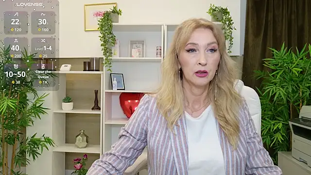 Snapshot of LadyLeea chatting on 06/18/26, 03:38 LadyLeea online show from 06/18/26, 03:38