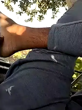 Snapshot of jellydicks chatting on 11/21/25, 10:03 jellydicks online show from 11/21/25, 10:03