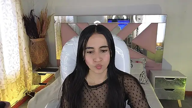 Mia Fischer online show from 11/30/25, 05:03