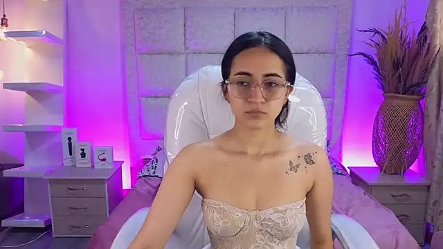 Mia Fischer online show from 04/11/26, 07:39