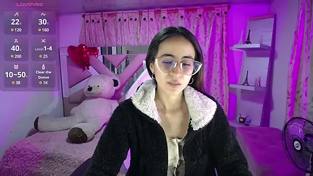 Snapshot of Mia_Fischer chatting on 02/24/25, 04:27 Mia Fischer online show from 02/24/25, 04:27