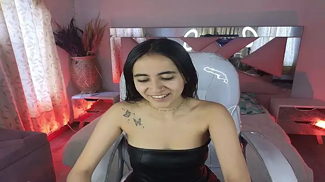 Mia Fischer online show from 12/14/25, 04:56