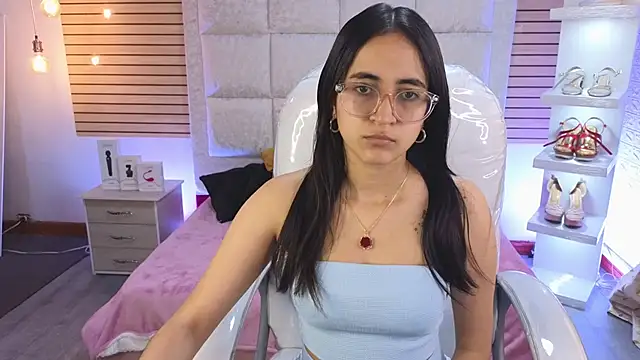 Mia Fischer online show from 05/27/26, 12:23