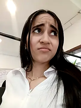 Mia Fischer online show from 12/17/25, 07:08