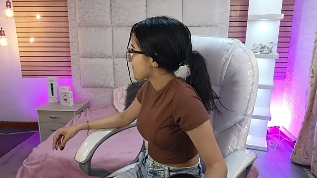 Mia Fischer online show from 04/22/26, 04:47