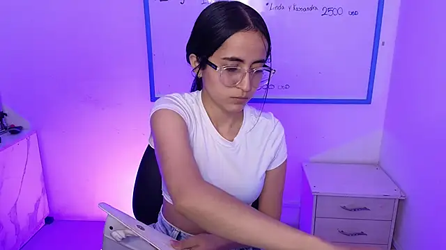 Mia Fischer online show from 05/07/26, 01:14