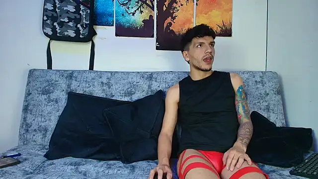 Snapshot of Benjamin_show chatting on 09/22/25, 04:18 Benjamin show online show from 09/22/25, 04:18