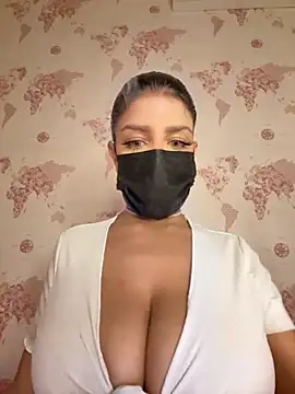 shanelle0 online show from 10/28/25, 11:58