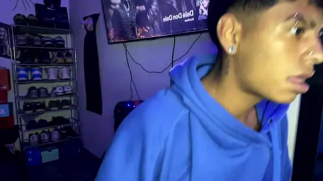 Snapshot of _Billowy_ chatting on 11/14/25, 04:38 Billowy online show from 11/14/25, 04:38