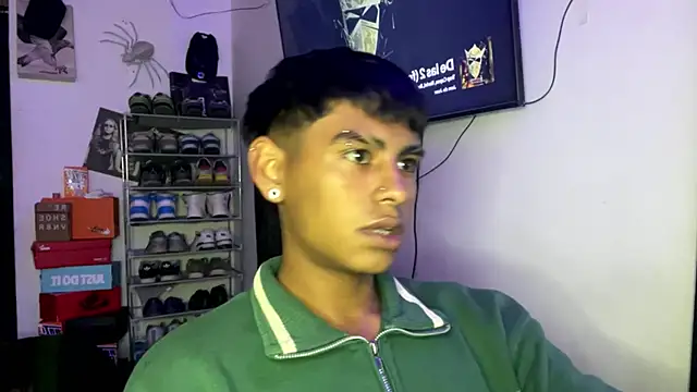 Snapshot of _Billowy_ chatting on 11/15/25, 04:55 Billowy online show from 11/15/25, 04:55