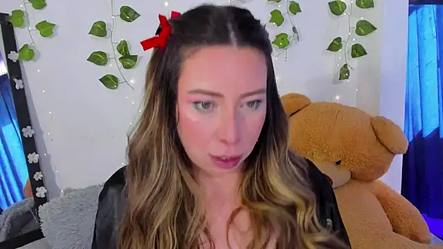 JanneKim online show from 11/26/25, 01:55