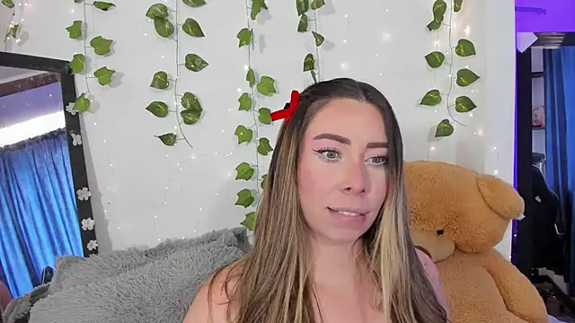 JanneKim online show from 10/23/25, 03:43