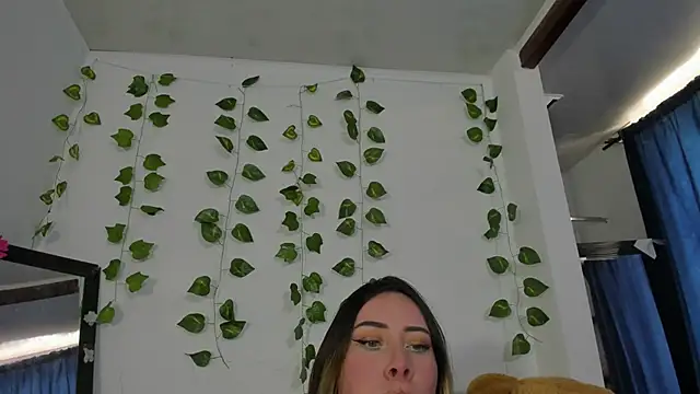 JanneKim online show from 11/13/25, 07:40