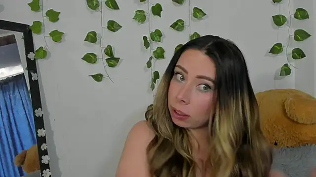 JanneKim online show from 11/18/25, 06:55