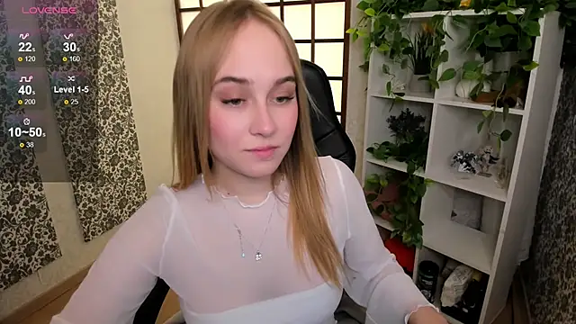 Snapshot of LianaBright chatting on 02/03/25, 02:14 LianaBright online show from 02/03/25, 02:14