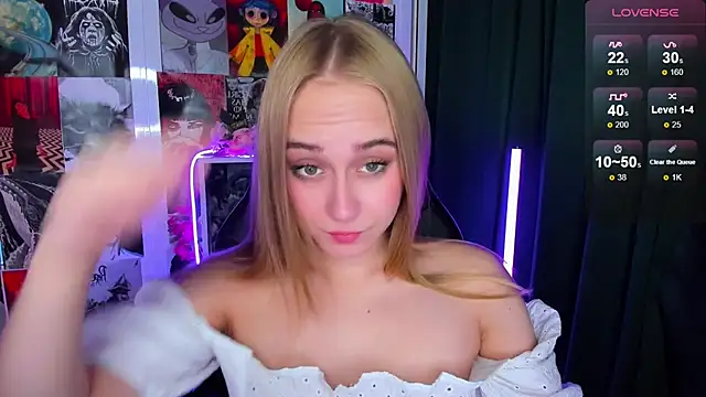 Snapshot of LianaBright chatting on 10/02/25, 02:15 LianaBright online show from 10/02/25, 02:15