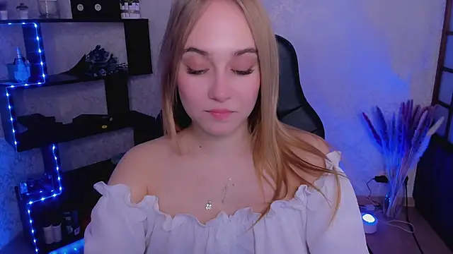 Snapshot of LianaBright chatting on 01/26/25, 05:23 LianaBright online show from 01/26/25, 05:23
