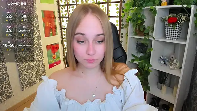 Snapshot of LianaBright chatting on 03/05/25, 05:50 LianaBright online show from 03/05/25, 05:50