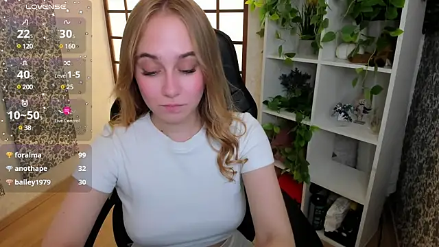 Snapshot of LianaBright chatting on 02/01/25, 04:56 LianaBright online show from 02/01/25, 04:56