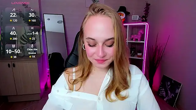 LianaBright online show from 03/19/26, 02:00