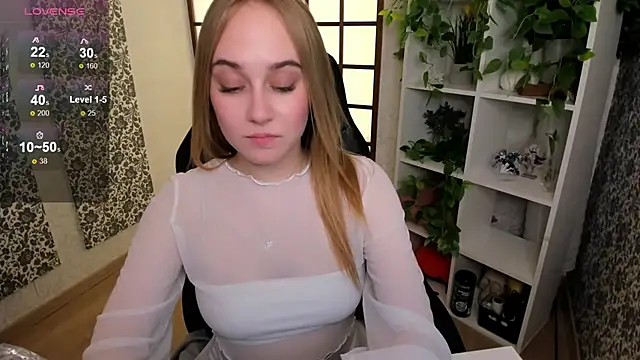 Snapshot of LianaBright chatting on 02/03/25, 05:18 LianaBright online show from 02/03/25, 05:18